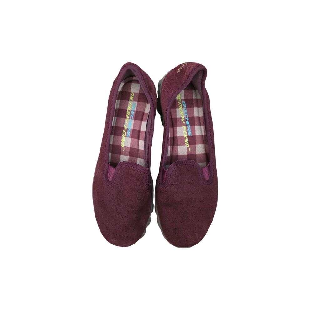 EUC Sketchers burgundy faux suede memory foam slip on comfy‎ loafers sz 7